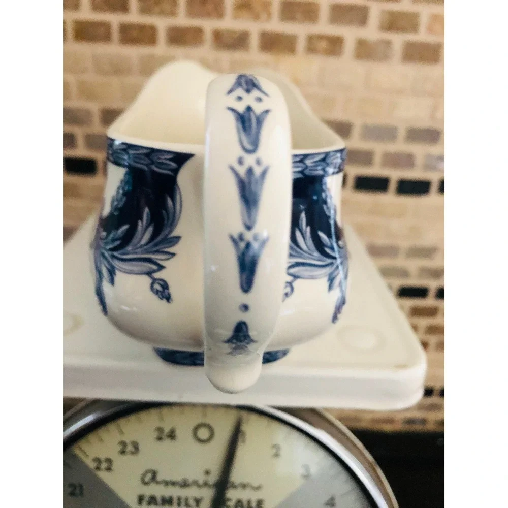 The Royal Palaces by‎ Rosina-Queens Gravy Boat White with Blue Cherub Design